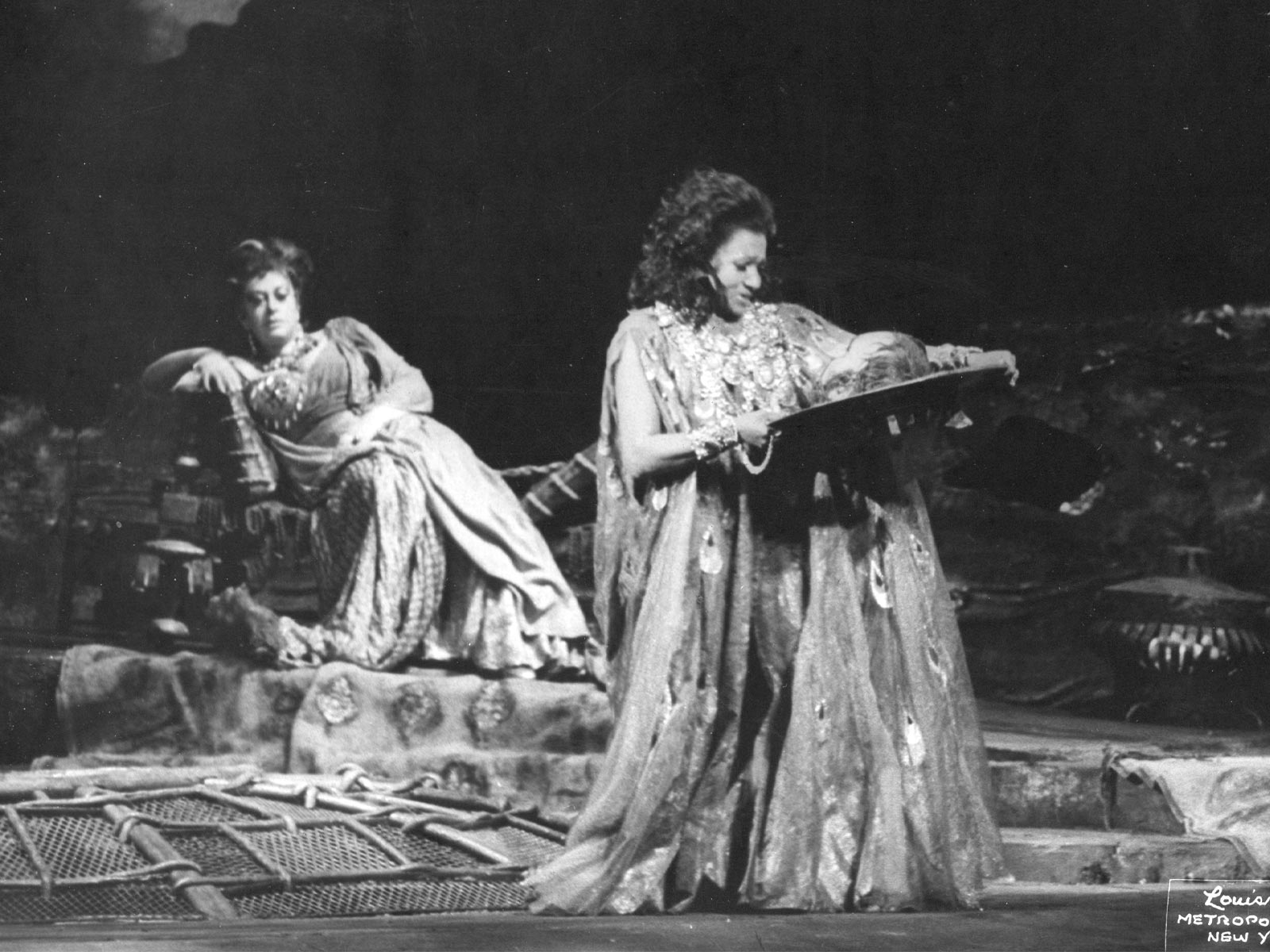 Salome 1973-74 Grace Bumbry Salome Regina Resnik Herodias Louis Melancon.jpg