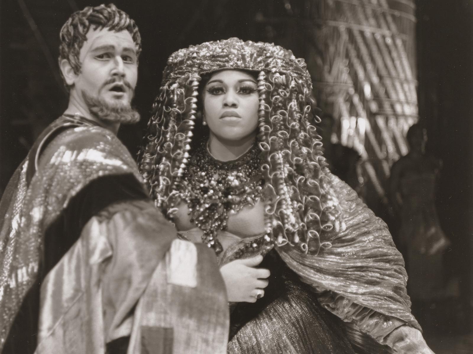 Diaz, Justino und Leontyne Price als Antonius und Kleopatra_Louis Mélançon 2.jpg